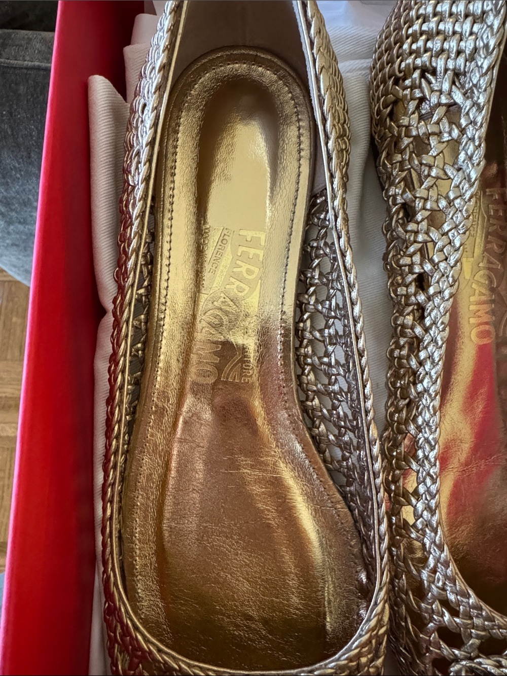 Brand New Salvatore Ferragamo Gold Woven Varina Bow Ballet Flats - Picture 6 of 7